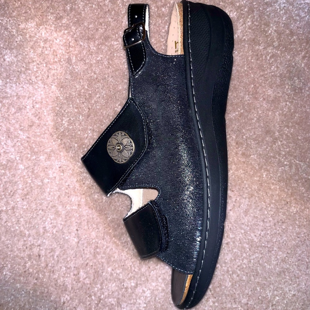 Women’s Hallux by Fidelio Black Shoe, Size 39, Never Been Worn